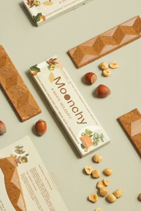 Moonchy Nougat weiss Box (8 Bio-Riegel) für 2. Zyklushälfte (Tag 15-28)